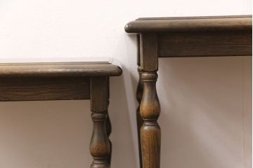 中古　美品　神戸洋家具・永田良介商店　クラシカルな雰囲気漂うネストテーブル(サイドテーブル、飾り台)(R-051690)