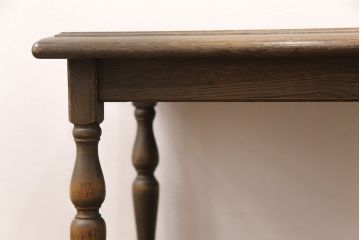 中古　美品　神戸洋家具・永田良介商店　クラシカルな雰囲気漂うネストテーブル(サイドテーブル、飾り台)(R-051690)