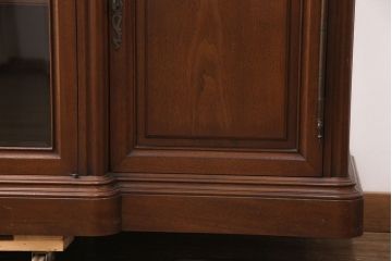 中古　DREXEL HERITAGE(ドレクセルヘリテイジ)　気品溢れる佇まいが魅力的なマホガニー材製サイドボード(リビングボード、収納棚、戸棚)(R-051691)