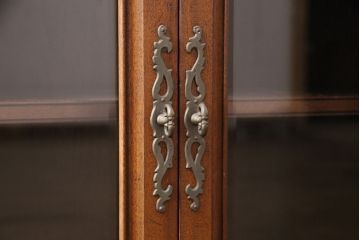 中古　DREXEL HERITAGE(ドレクセルヘリテイジ)　気品溢れる佇まいが魅力的なマホガニー材製サイドボード(リビングボード、収納棚、戸棚)(R-051691)