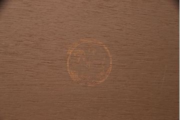 中古　DREXEL HERITAGE(ドレクセルヘリテイジ)　気品溢れる佇まいが魅力的なマホガニー材製サイドボード(リビングボード、収納棚、戸棚)(R-051691)