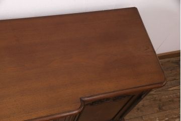 中古　DREXEL HERITAGE(ドレクセルヘリテイジ)　気品溢れる佇まいが魅力的なマホガニー材製サイドボード(リビングボード、収納棚、戸棚)(R-051691)