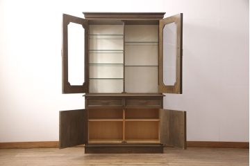 中古　美品　神戸洋家具　永田良介商店　気品あるクラシカルなデザインが素敵なキャビネット(食器棚、収納棚)(R-051694)