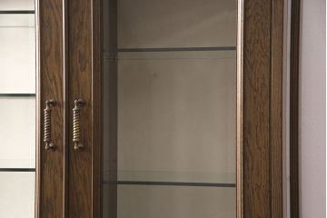 中古　美品　神戸洋家具　永田良介商店　気品あるクラシカルなデザインが素敵なキャビネット(食器棚、収納棚)(R-051694)