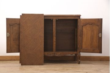 フランスビンテージ　オーク材　細部の凝ったデザインが目を惹くキャビネット(サイドボード、収納棚、戸棚、ヴィンテージ)(R-051697)