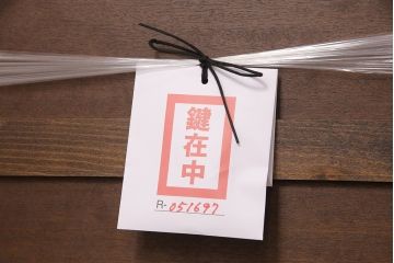 フランスビンテージ　オーク材　細部の凝ったデザインが目を惹くキャビネット(サイドボード、収納棚、戸棚、ヴィンテージ)(R-051697)