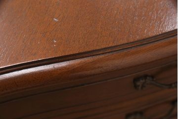 中古　美品　DREXEL HERITAGE(ドレクセルヘリテイジ)　Touraine(ツーレイン)　マホガニー材　エレガントな佇まいが魅力のサイドテーブル(ナイトテーブル、エンドテーブル)(R-051699)