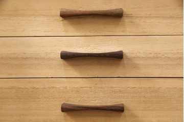 和製ビンテージ　民芸家具　立派な金具が目を惹く小箪笥(小引き出し、小抽斗、小物収納、卓上収納、ヴィンテージ)(R-051706)