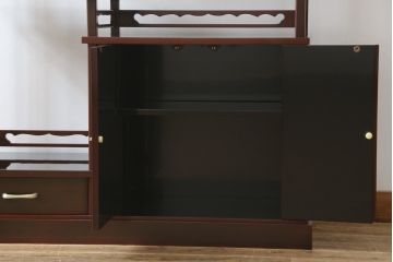中古　美品　輪島塗り　芳山銘　草花の蒔絵が雅やかな飾り棚(茶棚、収納棚、戸棚)(R-051710)