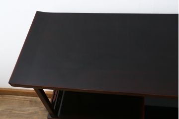 中古　美品　輪島塗り　芳山銘　草花の蒔絵が雅やかな飾り棚(茶棚、収納棚、戸棚)(R-051710)