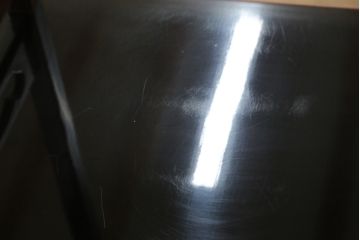 中古　美品　輪島塗り　芳山銘　草花の蒔絵が雅やかな飾り棚(茶棚、収納棚、戸棚)(R-051710)