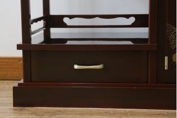 中古　美品　輪島塗り　芳山銘　草花の蒔絵が雅やかな飾り棚(茶棚、収納棚、戸棚)(R-051710)