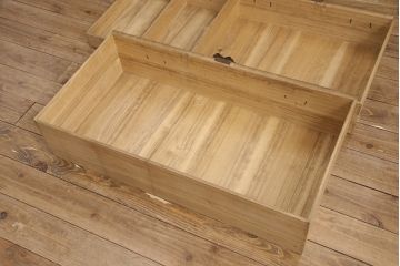 和製アンティーク　総桐箪笥　かくし付き　縁起物の重厚な金具が目を惹く庄内箪笥ローボード(ローチェスト、サイドチェスト、引き出し、テレビ台、テレビボード、桐たんす)(R-051712)