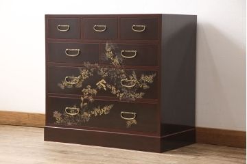 中古　美品　蒔絵入り　本漆溜塗り　ほんのりと赤みがかった漆が綺麗な箪笥(定価約90万円)(和タンス、引き出し、チェスト)(R-051714)