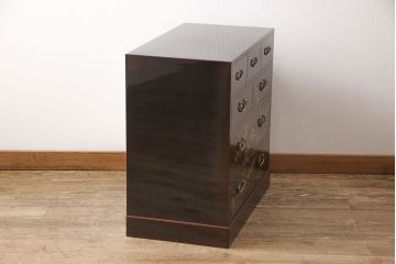 中古　美品　蒔絵入り　本漆溜塗り　ほんのりと赤みがかった漆が綺麗な箪笥(定価約90万円)(和タンス、引き出し、チェスト)(R-051714)