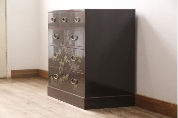 中古　美品　蒔絵入り　本漆溜塗り　ほんのりと赤みがかった漆が綺麗な箪笥(定価約90万円)(和タンス、引き出し、チェスト)(R-051714)