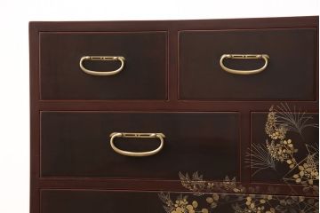 中古　美品　蒔絵入り　本漆溜塗り　ほんのりと赤みがかった漆が綺麗な箪笥(定価約90万円)(和タンス、引き出し、チェスト)(R-051714)
