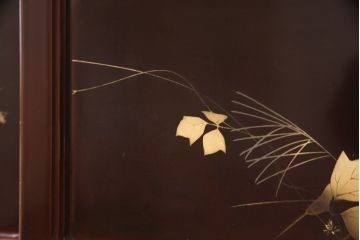 中古　美品　蒔絵入り　本溜塗り　赤みがかった漆が綺麗!和の雰囲気を高める小箪笥(定価約95万円)(和タンス、引き出し、収納棚)(R-051716)