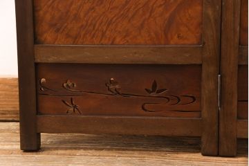 アンティーク家具　工芸品　希少!カエデ材の彫刻や透かし彫り、象嵌の凝ったつくりが素晴らしい4連衝立て(四連衝立て、パーテーション、仕切り)(R-051717)
