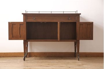 中古　アメリカ製　DREXEL HERITAGE(ドレクセルヘリテイジ)　Triune(トライユン)　キャスター付きサービス台(サーバー、キャビネット、作業台、収納棚)(R-051718)