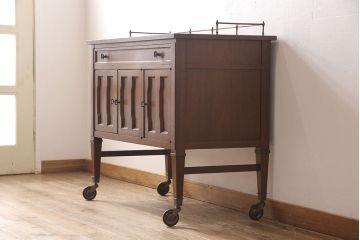 中古　アメリカ製　DREXEL HERITAGE(ドレクセルヘリテイジ)　Triune(トライユン)　キャスター付きサービス台(サーバー、キャビネット、作業台、収納棚)(R-051718)