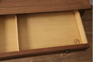 中古　アメリカ製　DREXEL HERITAGE(ドレクセルヘリテイジ)　Triune(トライユン)　キャスター付きサービス台(サーバー、キャビネット、作業台、収納棚)(R-051718)
