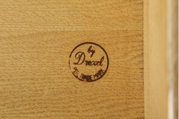 中古　DREXEL HERITAGE(ドレクセルヘリテイジ)　Triune(トライユン)　凛とした佇まいの食器棚(定価約90万円)(カップボード、キャビネット)(R-051719)