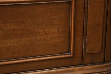 中古　DREXEL HERITAGE(ドレクセルヘリテイジ)　Triune(トライユン)　凛とした佇まいの食器棚(定価約90万円)(カップボード、キャビネット)(R-051719)