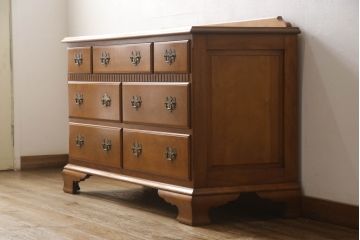 中古　美品　横浜ダニエル(daniel)　アーリーアメリカン　A-104横長整理タンス　気品漂う洗練されたデザインが魅力的なチェスト(引き出し、洋服タンス、サイドボード)(R-051722)
