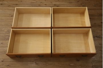 中古　美品　横浜ダニエル(daniel)　アーリーアメリカン　A-104横長整理タンス　気品漂う洗練されたデザインが魅力的なチェスト(引き出し、洋服タンス、サイドボード)(R-051722)
