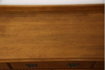 中古　美品　横浜ダニエル(daniel)　アーリーアメリカン　A-104横長整理タンス　気品漂う洗練されたデザインが魅力的なチェスト(引き出し、洋服タンス、サイドボード)(R-051722)
