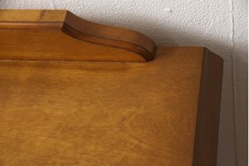 中古　美品　横浜ダニエル(daniel)　アーリーアメリカン　A-104横長整理タンス　気品漂う洗練されたデザインが魅力的なチェスト(引き出し、洋服タンス、サイドボード)(R-051722)