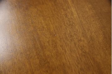 中古　美品　横浜ダニエル(daniel)　アーリーアメリカン　A-104横長整理タンス　気品漂う洗練されたデザインが魅力的なチェスト(引き出し、洋服タンス、サイドボード)(R-051722)