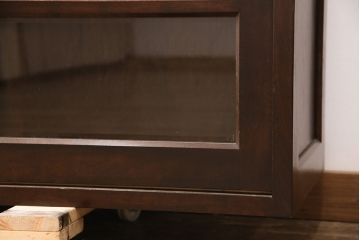 中古　松本民芸家具　天板・脚(台輪)付きリメイク　落ち着きのある色味が魅力のシンプルな収納棚(本箱、ブックケース、サイドキャビネット、陳列棚、飾り棚、店舗什器)(R-051724)