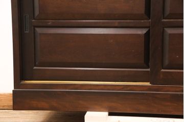 中古　松本民芸家具　天板リメイク　和・洋どちらの空間にも合わせやすいサイドボード(収納棚、ローボード、リビングボード)(R-051725)