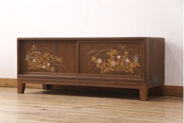 中古　極上美品　脚付きリメイク　金蒔絵と螺鈿が素晴らしい!落ち着いた佇まいが魅力のローボード(テレビ台、テレビボード、収納棚、リビングボード)(R-051726)