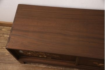 中古　極上美品　脚付きリメイク　金蒔絵と螺鈿が素晴らしい!落ち着いた佇まいが魅力のローボード(テレビ台、テレビボード、収納棚、リビングボード)(R-051726)