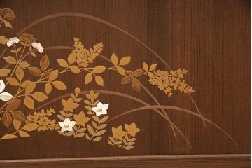 中古　極上美品　脚付きリメイク　金蒔絵と螺鈿が素晴らしい!落ち着いた佇まいが魅力のローボード(テレビ台、テレビボード、収納棚、リビングボード)(R-051726)