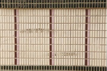 和製アンティーク　Rガラス　タイル張りが魅力!レトロな空間づくりに活躍するガラスケース(ショーケース、陳列棚、店舗什器、曲げガラス、L型ガラスケース)(R-051727)