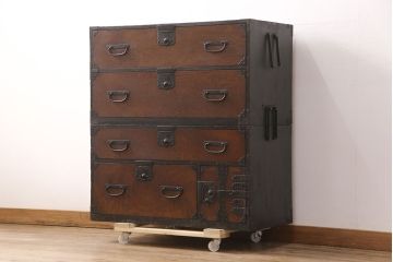 和製アンティーク　明治大正期　前面ケヤキ材・玉杢　味わいのある二段重ね時代箪笥 (和箪笥、収納箪笥、引き出し)(R-051734)