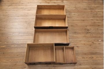 和製アンティーク　明治大正期　前面ケヤキ材・玉杢　味わいのある二段重ね時代箪笥 (和箪笥、収納箪笥、引き出し)(R-051734)