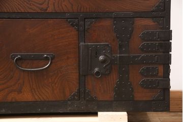 和製アンティーク　明治大正期　前面ケヤキ材・玉杢　味わいのある二段重ね時代箪笥 (和箪笥、収納箪笥、引き出し)(R-051734)