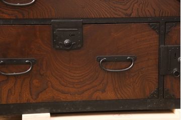 和製アンティーク　明治大正期　前面ケヤキ材・玉杢　味わいのある二段重ね時代箪笥 (和箪笥、収納箪笥、引き出し)(R-051734)