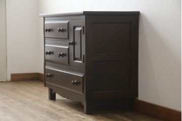 中古　リメイク家具　北海道民芸家具　上質な作りが魅力のサイドキャビネット(リビングボード、引き出し、チェスト、テレビ台)(R-051738)