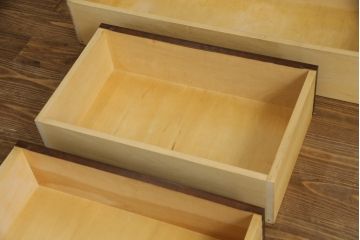 中古　リメイク家具　北海道民芸家具　上質な作りが魅力のサイドキャビネット(リビングボード、引き出し、チェスト、テレビ台)(R-051738)