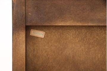 中古　北海道民芸家具　脚(台輪)付きリメイク　品のある佇まいがお洒落な収納棚(食器棚、戸棚、飾り棚、サイドキャビネット、サイドボード、ブックケース、本箱)(R-051743)