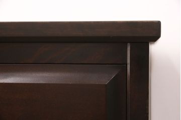 中古　北海道民芸家具　天板リメイク　品のある佇まいがお洒落なキャビネット(食器棚、戸棚、飾り棚、サイドボード、ブックケース、本箱)(R-051744)