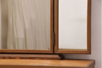 中古　美品　屋久杉を贅沢に使用した上品な佇まいの鏡台(姿見、ドレッサー、ミラー)(R-051745)