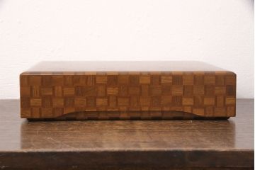 中古　伝統工芸　かご編みのような市松模様がおしゃれな寄木細工の小箱(文箱、収納箱、小物収納、木箱)(R-051747)