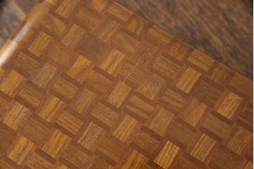 中古　伝統工芸　かご編みのような市松模様がおしゃれな寄木細工の小箱(文箱、収納箱、小物収納、木箱)(R-051747)